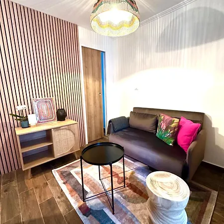 Apartment Modern Near Montmarte 2 Mins From Metro Chateau Rouge *