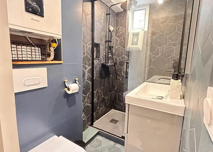 דירה Modern Near Montmarte 2 Mins From Metro Chateau Rouge פריז